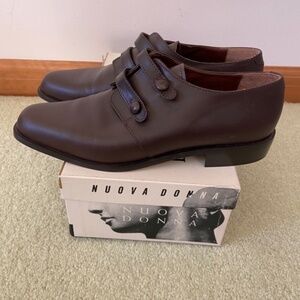 Nuova Donna Leather Loafers - Size 7.5